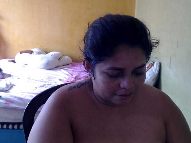 mia-naughty live cam on BongaCams