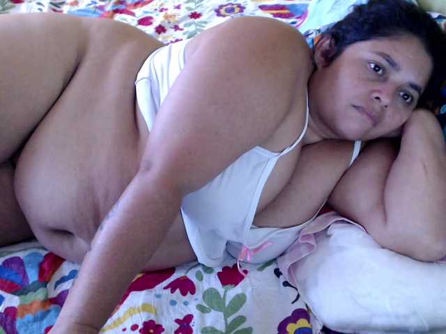 mia-naughty live cam on BongaCams