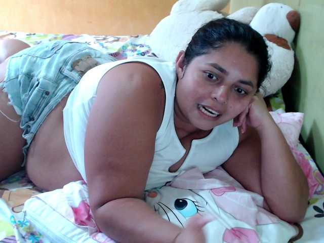 mia-naughty live cam on BongaCams