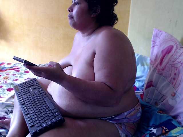 mia-naughty live cam on BongaCams