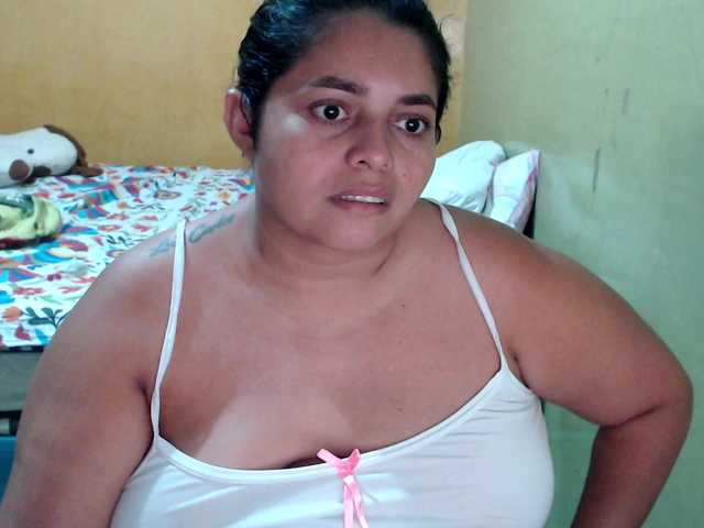 mia-naughty live cam on BongaCams
