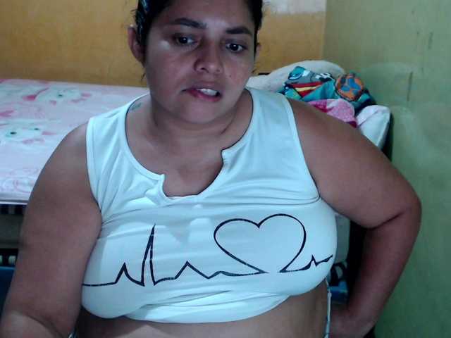 mia-naughty live cam on BongaCams