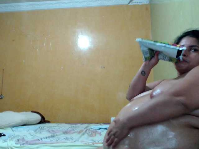 mia-naughty live cam