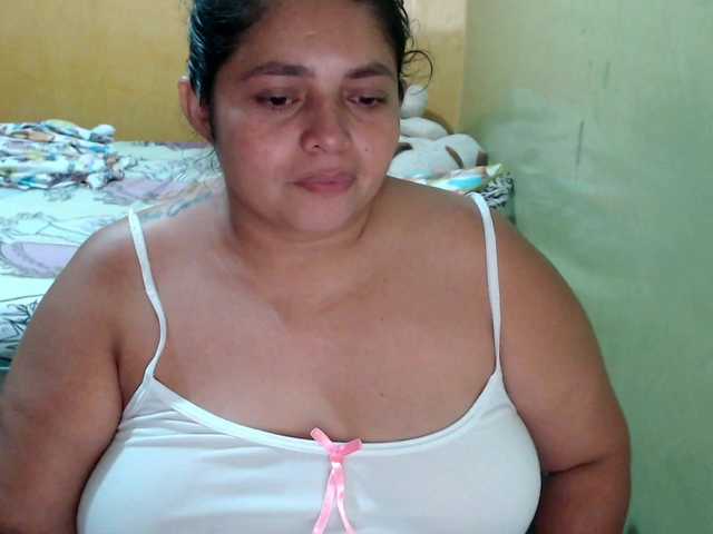 mia-naughty live cam on BongaCams