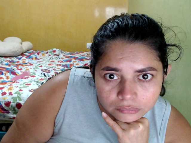 mia-naughty live webcam show