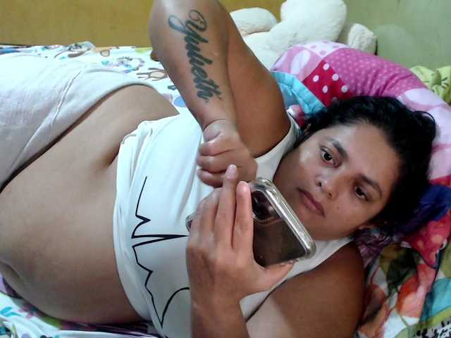 mia-naughty live cam on BongaCams