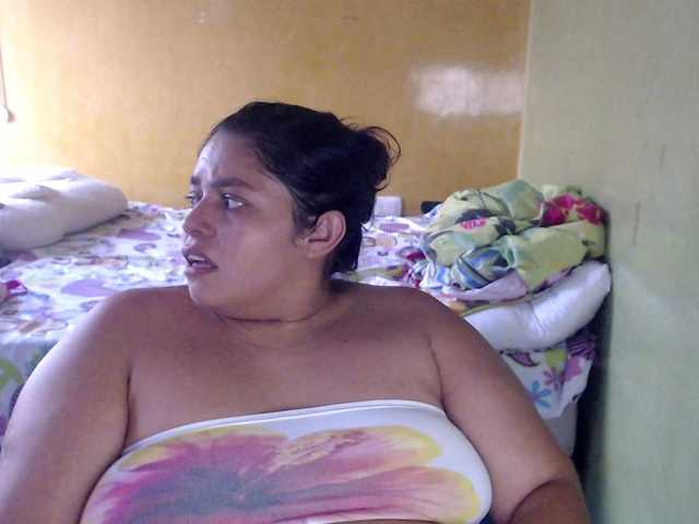 mia-naughty live cam on BongaCams