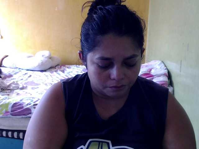 mia-naughty live cam on BongaCams