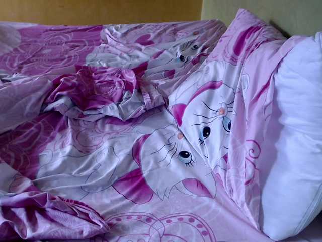 mia-naughty live cam on BongaCams