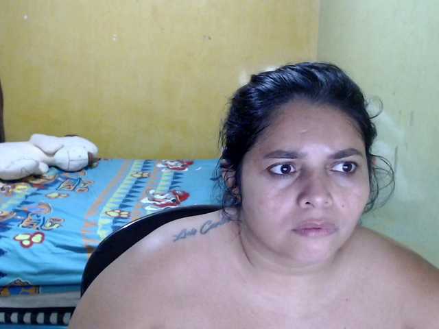 mia-naughty live cam on BongaCams