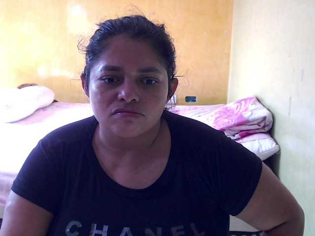mia-naughty live cam on BongaCams