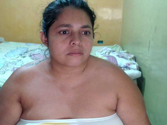 mia-naughty live cam on BongaCams