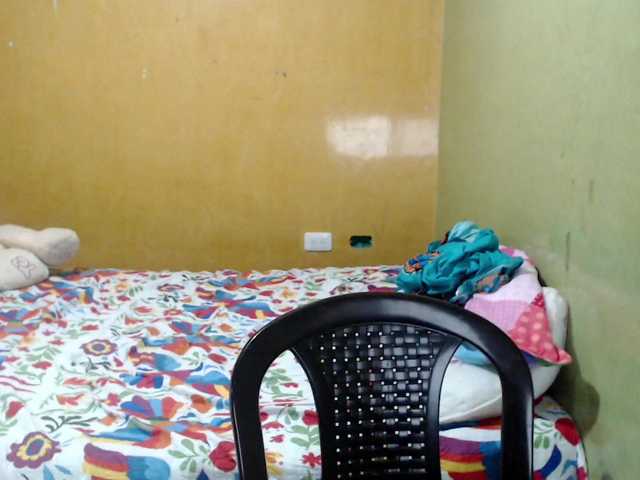 mia-naughty live cam on BongaCams