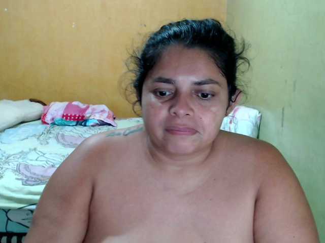 mia-naughty live cam
