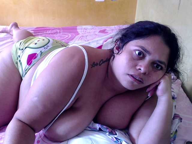 mia-naughty live cam on BongaCams