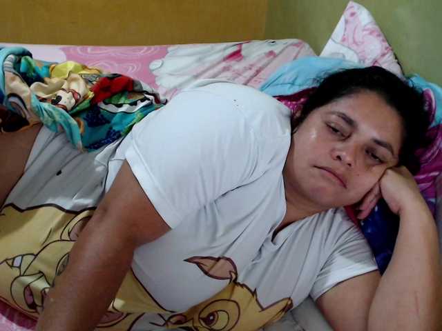 mia-naughty live cam on BongaCams