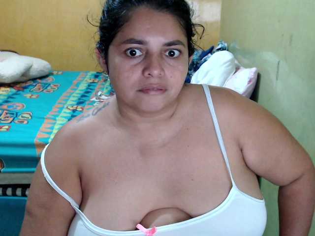 mia-naughty live cam on BongaCams