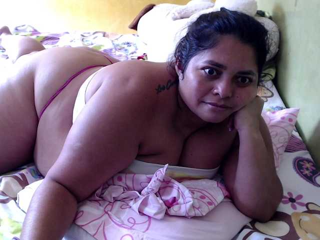 mia-naughty live cam on BongaCams