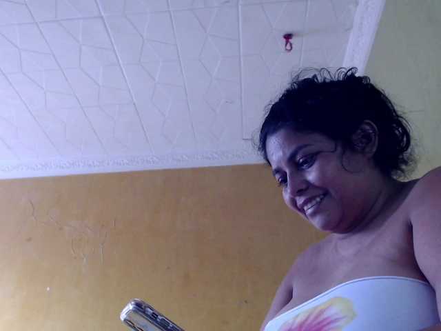 mia-naughty live cam on BongaCams