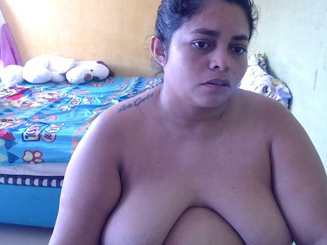mia-naughty, en directo ahora en BongaCams