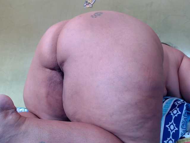 le modèle mia-naughty est en webcam porno dans un show sur le site bongacams, il possède les tags suivants: Latino/Hispanic,Brunette,Hairy