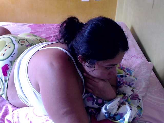 mia-naughty live cam on BongaCams