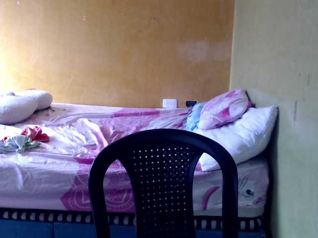 mia-naughty live cam on BongaCams