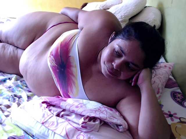 mia-naughty live cam on BongaCams
