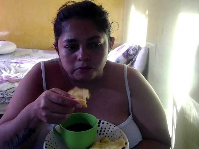 mia-naughty live cam on BongaCams