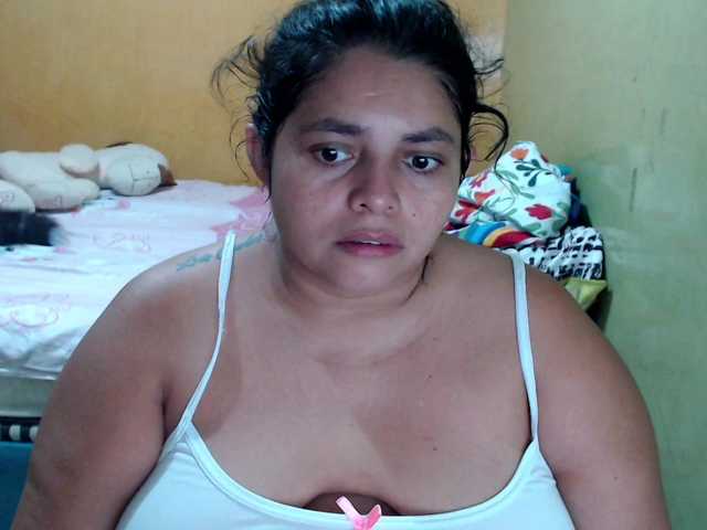 mia-naughty live cam on BongaCams