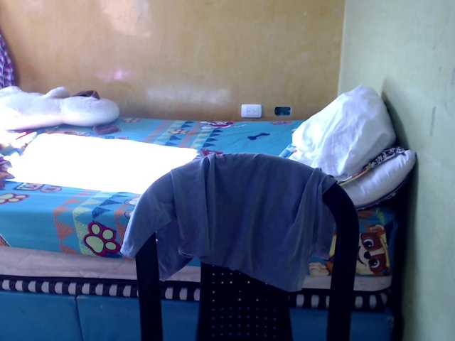 mia-naughty live cam on BongaCams