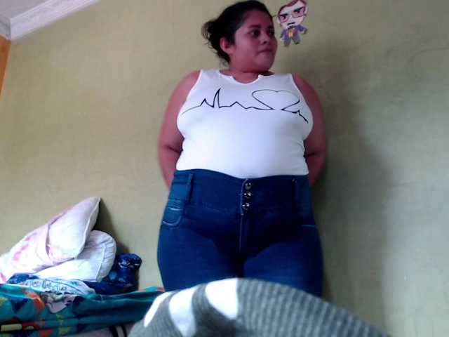mia-naughty live cam on BongaCams