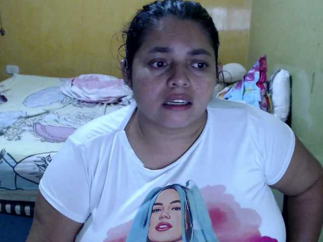 mia-naughty live cam on BongaCams