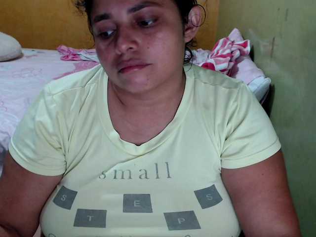 mia-naughty live cam on BongaCams