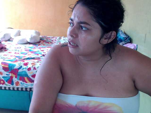 mia-naughty live cam on BongaCams