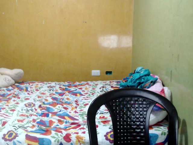mia-naughty live cam on BongaCams