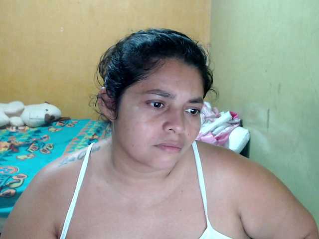 mia-naughty live cam on BongaCams