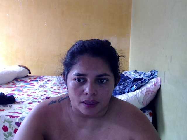 mia-naughty live webcam show