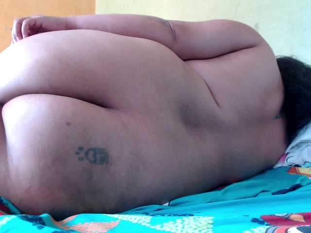 mia-naughty live cam on BongaCams