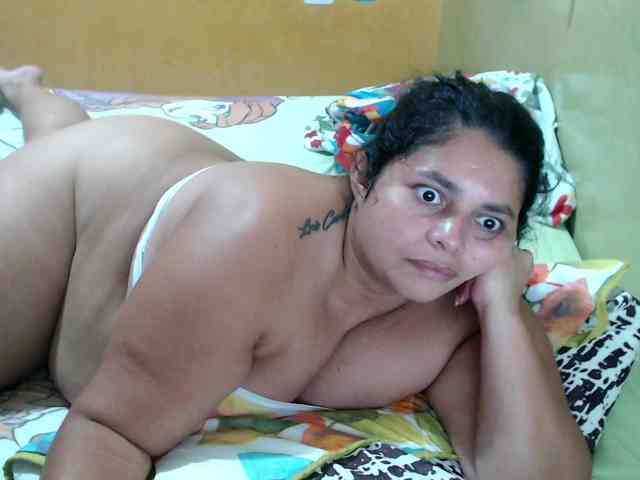 mia-naughty webcam