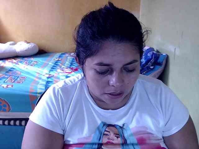 mia-naughty Live Webcam on BongaCams