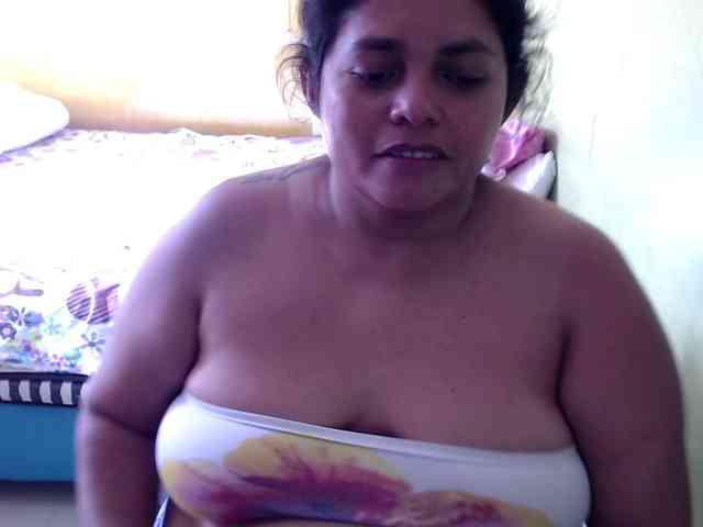 mia-naughty webcam