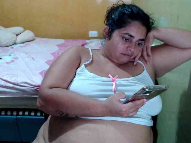 mia-naughty webcam