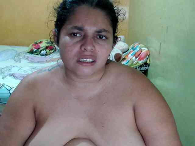 mia-naughty webcam