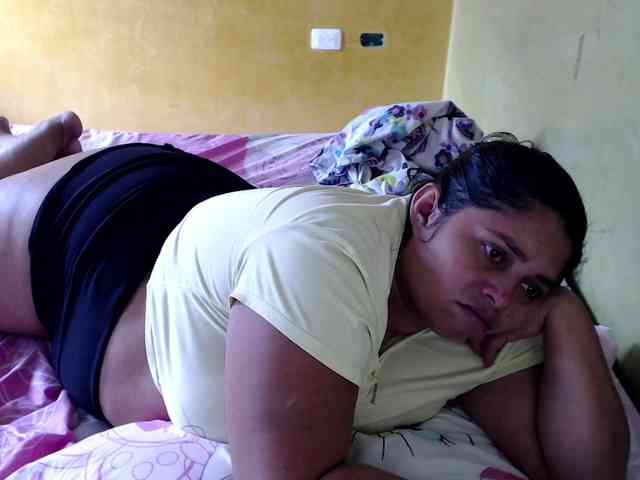 mia-naughty webcam