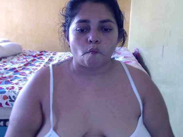 mia-naughty webcam