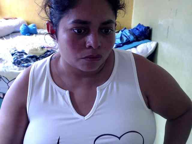 mia-naughty webcam