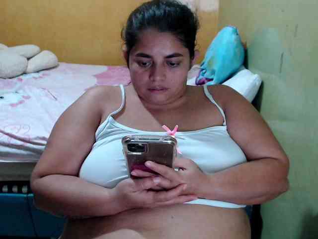 mia-naughty webcam