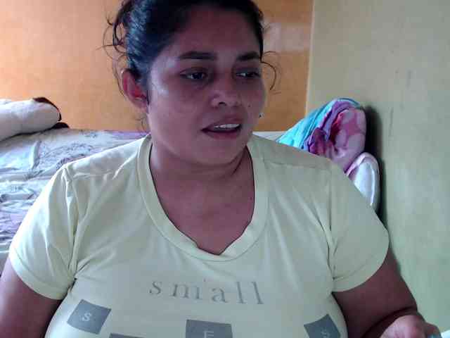mia-naughty webcam