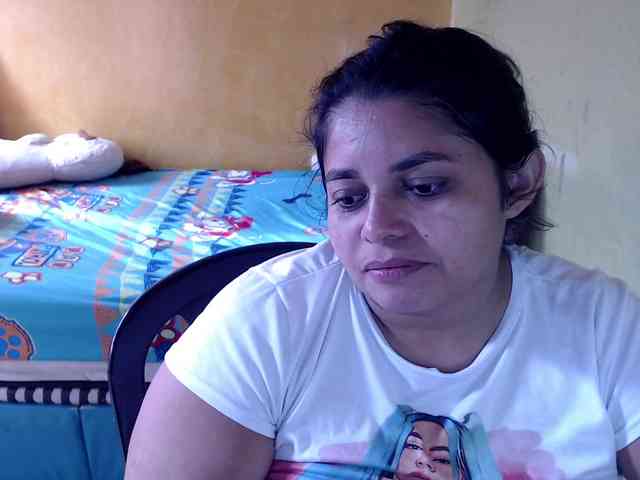 mia-naughty webcam